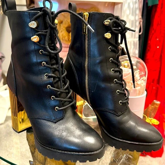 Like New Michael Kors Platform Boots - Picture 6 of 6